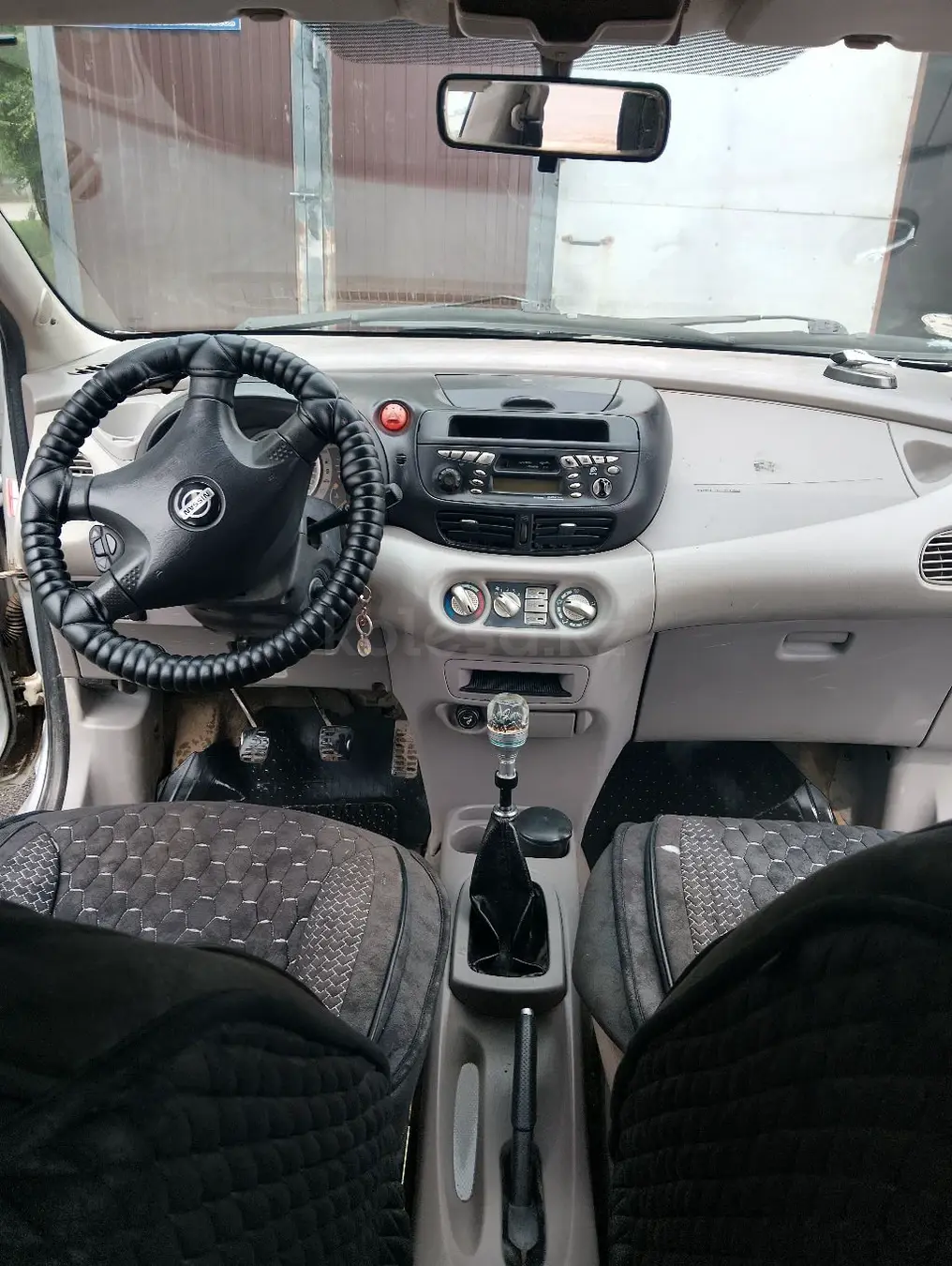 Nissan Tino, 2002