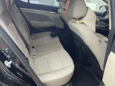 Hyundai Elantra 2018 года за 5 500 000 тг. в Шымкент – фото 10