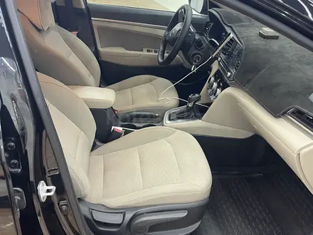 Hyundai Elantra 2018 года за 5 500 000 тг. в Шымкент – фото 11