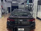 Hyundai Elantra 2018 года за 5 500 000 тг. в Шымкент – фото 2