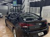 Hyundai Elantra 2018 года за 5 500 000 тг. в Шымкент – фото 4