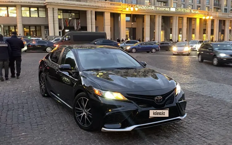 Toyota Camry 2021 годаfor13 000 000 тг. в Атырау