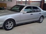 Mercedes-Benz E 230 1996 года за 2 300 000 тг. в Шымкент – фото 2