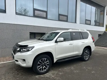 Toyota Land Cruiser Prado 2023 года за 28 500 000 тг. в Атырау