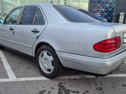 Mercedes-Benz E 280 1996 года за 1 990 000 тг. в Шымкент – фото 4