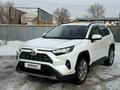 Toyota RAV4 2022 года за 19 200 000 тг. в Актобе