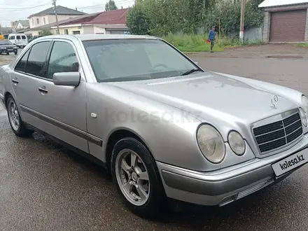 Mercedes-Benz E 230 1996 года за 2 850 000 тг. в Астана – фото 2