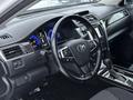 Toyota Camry 2017 годаfor10 990 000 тг. в Актобе – фото 13