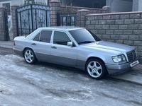 Mercedes-Benz E 220 1994 годаfor3 500 000 тг. в Алматы