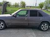 Mercedes-Benz E 200 1992 года за 650 000 тг. в Астана