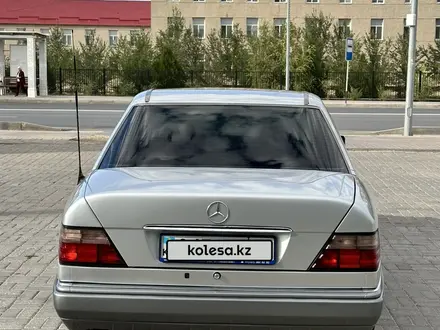 Mercedes-Benz E 320 1994 года за 3 500 000 тг. в Туркестан – фото 7