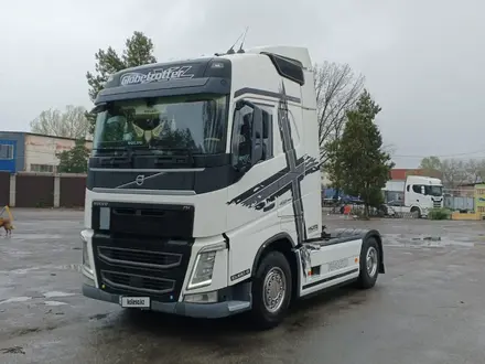 Volvo  FH 2015 года за 27 500 000 тг. в Алматы