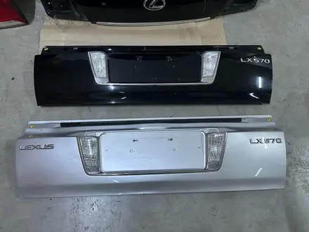 Борт багажника Lexus LX570 2007-2021 за 250 000 тг. в Алматы – фото 6