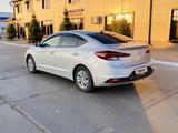 Hyundai Elantra 2018 годаfor5 200 000 тг. в Уральск – фото 5