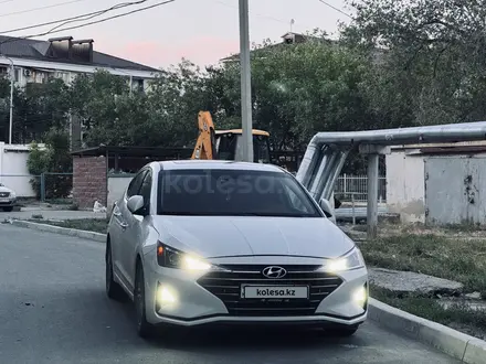Hyundai Elantra 2019 года за 7 700 000 тг. в Атырау