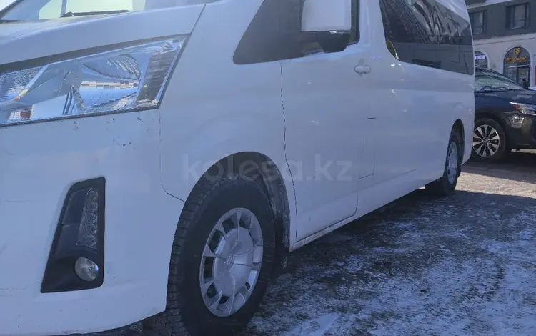 Toyota Hiace 2020 года за 28 000 000 тг. в Астана
