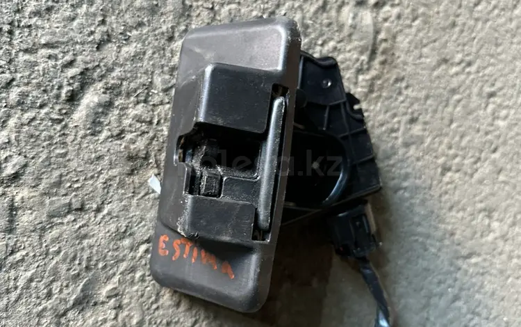 Замок багажника на Toyota Estima за 15 000 тг. в Алматы
