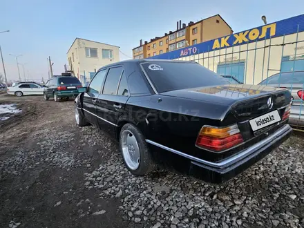 Mercedes-Benz E 230 1991 года за 800 000 тг. в Уральск – фото 2