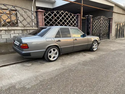 Mercedes-Benz E 200 1990 годаүшін2 500 000 тг. в Шымкент