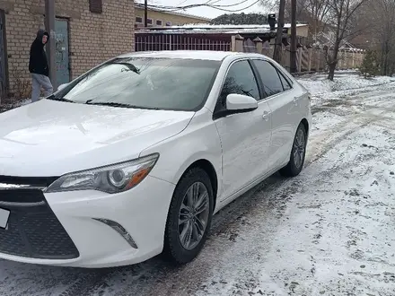 Toyota Camry 2016 года за 7 500 000 тг. в Уральск – фото 2