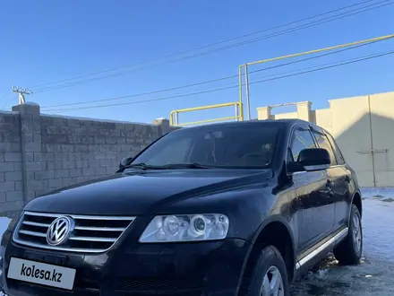 Volkswagen Touareg 2005 года за 3 000 000 тг. в Алматы – фото 4