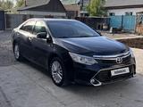 Toyota Camry 2015 годаүшін8 700 000 тг. в Семей – фото 2
