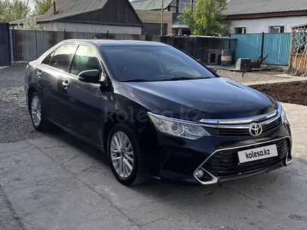 Toyota Camry 2015 года за 8 700 000 тг. в Семей – фото 2