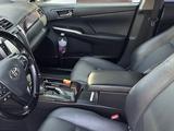 Toyota Camry 2015 годаүшін8 700 000 тг. в Семей – фото 5