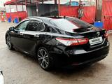Toyota Camry 2018 года за 12 200 000 тг. в Алматы – фото 4