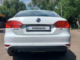 Volkswagen Jetta 2014 года за 5 900 000 тг. в Алматы – фото 2