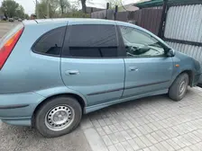 Nissan Tino, 2001
