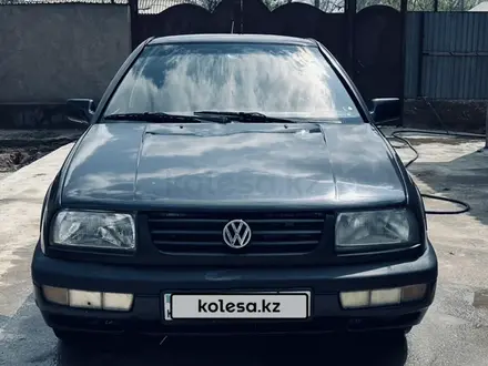 Volkswagen Vento 1993 года за 1 350 000 тг. в Шымкент