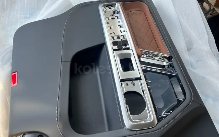 Обшивка двери мерседес G463 G-class за 150 000 тг. в Алматы