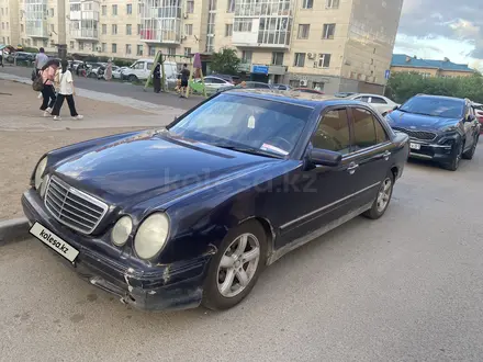 Mercedes-Benz E 240 1996 года за 1 550 000 тг. в Астана – фото 4