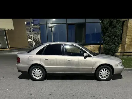 Audi A4 2000 года за 1 600 000 тг. в Алматы – фото 2