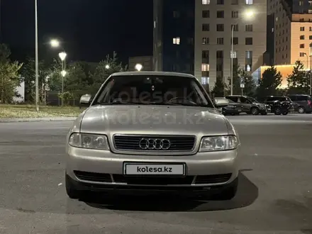 Audi A4 2000 года за 1 600 000 тг. в Алматы