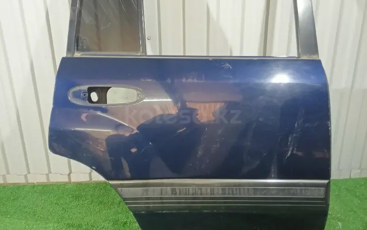 Дверь задняя правая на Lexus LX470 за 40 000 тг. в Атырау