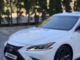 Lexus ES 350 2018 года за 21 500 000 тг. в Алматы – фото 5