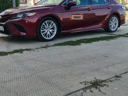 Toyota Camry 2018 года за 15 300 000 тг. в Уральск – фото 9