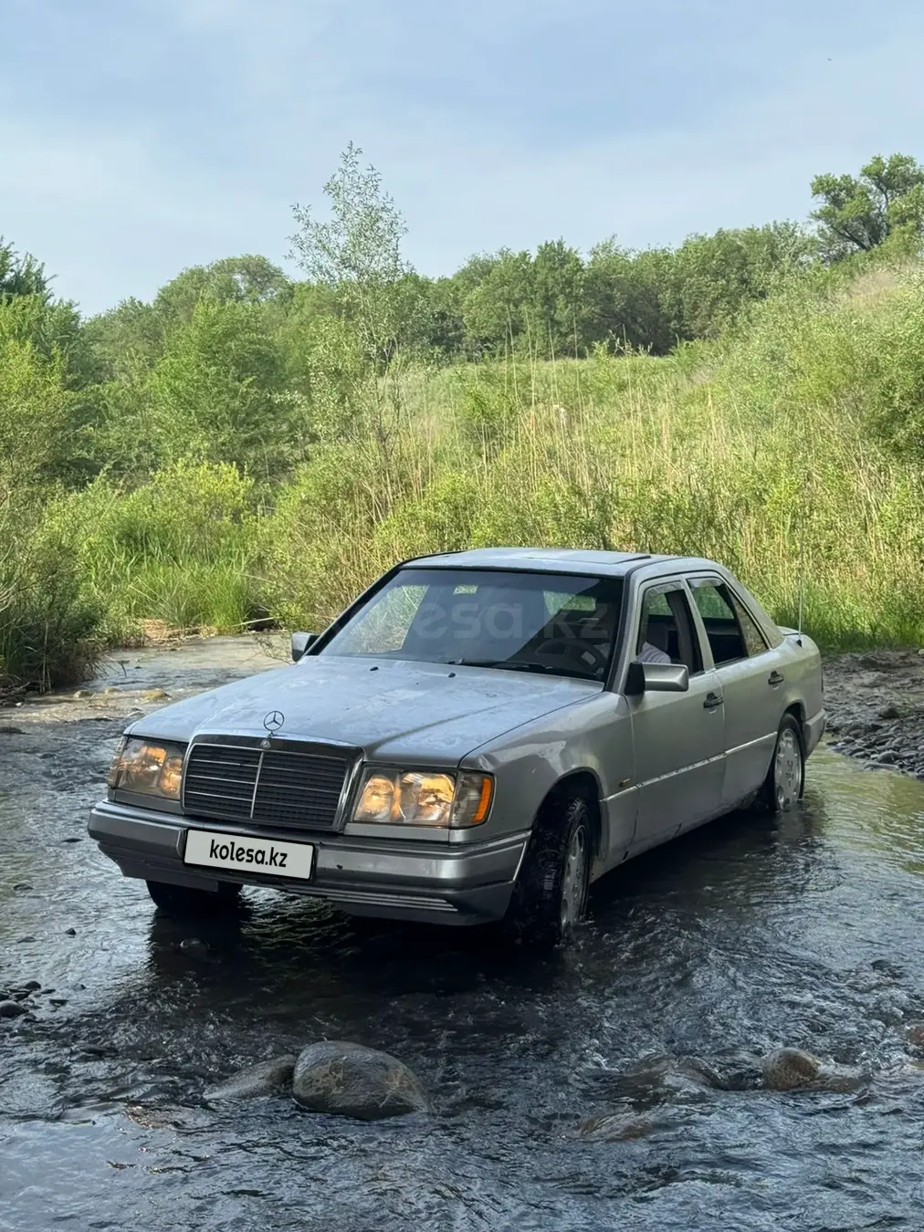 Mercedes-Benz E-Class, 1989