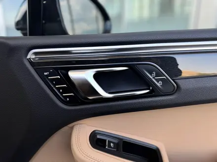 Porsche Macan 2019 года за 22 890 000 тг. в Алматы – фото 14