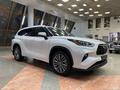 Toyota Highlander Luxe 2022 года за 52 000 000 тг. в Алматы – фото 2