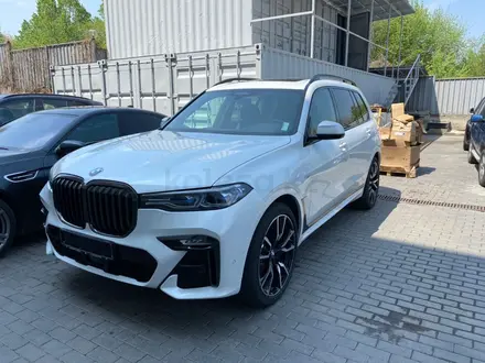 BMW X7 2021 года за 59 000 000 тг. в Актобе – фото 2