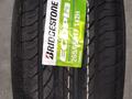 Шины Bridgestone 265/65/r17 EP850 за 106 000 тг. в Алматы
