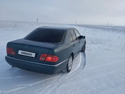 Mercedes-Benz E 230 1996 года за 2 900 000 тг. в Караганда – фото 4