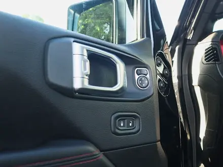 Jeep Wrangler 2022 года за 31 200 000 тг. в Алматы – фото 23