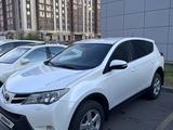 Toyota RAV4 2013 года за 9 800 000 тг. в Астана – фото 2