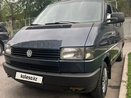 Volkswagen Caravelle 1993 года за 4 300 000 тг. в Алматы