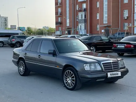 Mercedes-Benz E 220 1994 года за 2 900 000 тг. в Кызылорда – фото 7