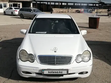 Mercedes-Benz C 240 2001 года за 3 500 000 тг. в Алматы – фото 2